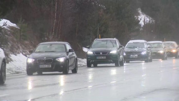 La nieve complica el retorno de vacaciones en varias carreteras de Huesca