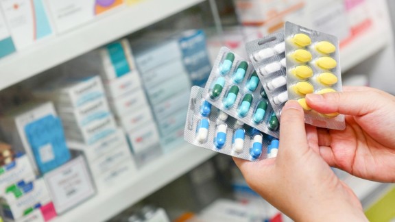La EMA aprueba el primer antiviral oral contra la COVID en la UE