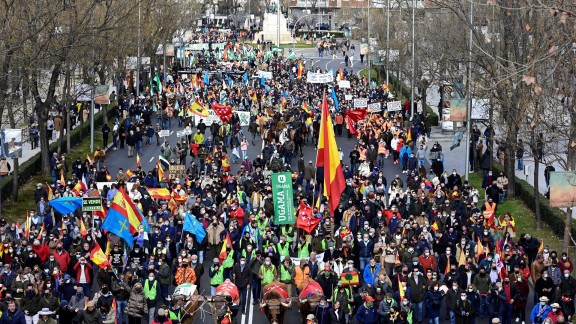 Miles de personas toman Madrid para pedir mejoras en el mundo rural