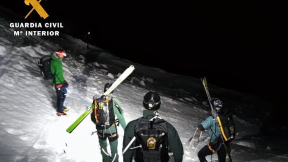 La Guardia Civil rescata a una esquiadora herida en el valle de Remuñe