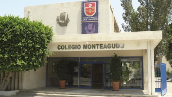 Un niño de 13 años apuñala a un profesor en el colegio de Monteagudo