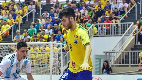 El Fútbol Emotion Zaragoza se refuerza con el internacional brasileño Bruno Iacovino