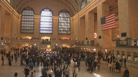 Se inaugura la Estación Central de Nueva York.