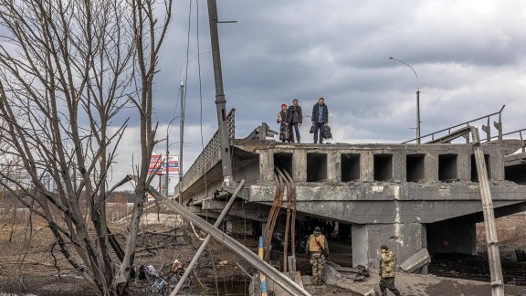 Ucrania rechaza los corredores humanitarios que propone Rusia porque acaban en su territorio