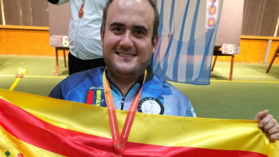Fernando Galé, campeón de España de tiro con arco adaptado