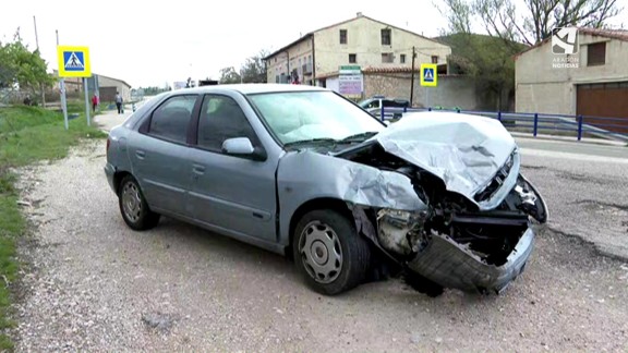 Herido grave el conductor de un turismo al colisionar con un camión en Castel de Cabra