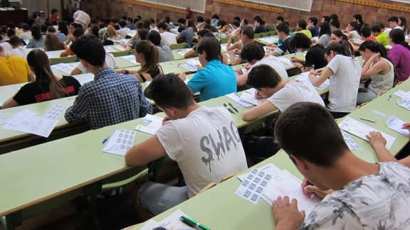 La Universidad de Zaragoza desoye a los estudiantes y aprueba adelantar los exámenes de septiembre a junio