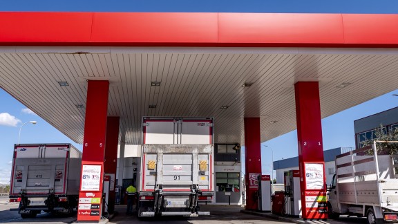 Las gasolineras españolas comienzan a cobrar los anticipos por el descuento de los carburantes