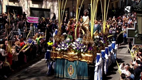 Palmas, carracas y ramas de olivo regresan a las calles en el Domingo de Ramos