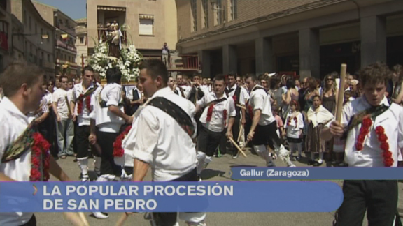 Danzantes en honor a San Pedro