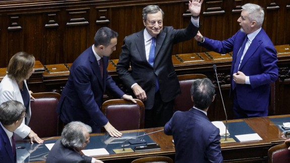Mario Draghi dimite como primer ministro italiano y se esperan elecciones en otoño