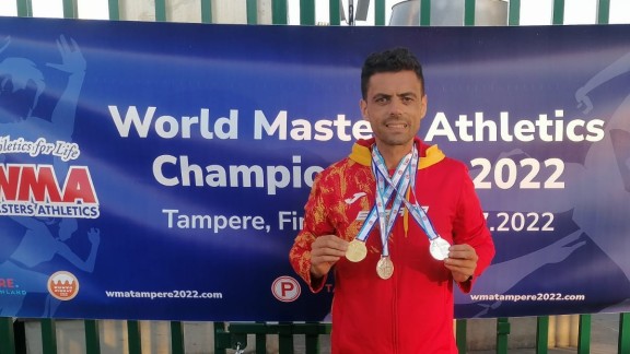 David Traid conquista tres medallas en el Mundial máster