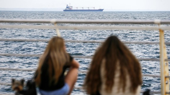 La OTAN celebra la salida de Odesa del primer barco con cereal ucraniano