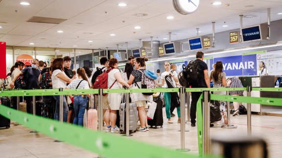 Vuelven los paros de Ryanair, sin incidencias en el aeropuerto de Zaragoza