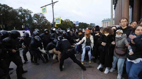 Primeras reacciones a la movilización parcial de Putin: protestas en 38 ciudades rusas y sanciones de la UE