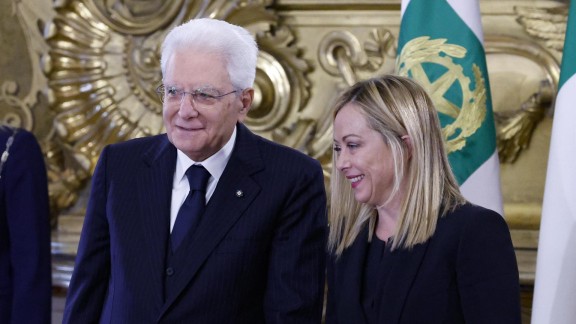 La ultraderechista Meloni jura el cargo de primera ministra de Italia