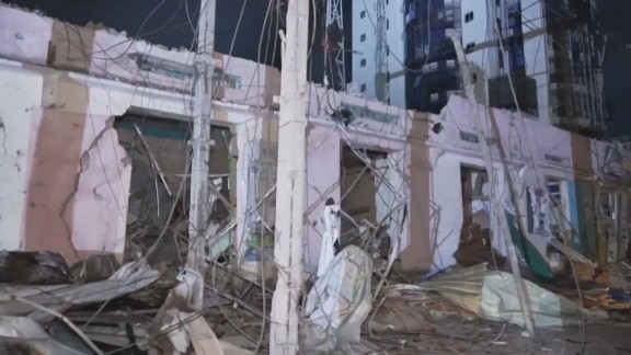 Al menos 100 fallecidos y 300 heridos en un atentado con dos coches bomba en Somalia