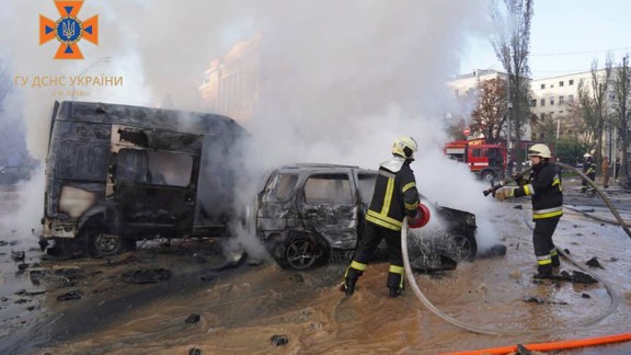 Al menos ocho muertos y 25 heridos tras un bombardeo en el centro de Kiev, la capital ucraniana