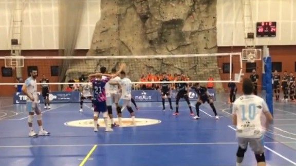 Pamesa Teruel Voleibol cae por la mínima en su debut en Superliga (3-2)