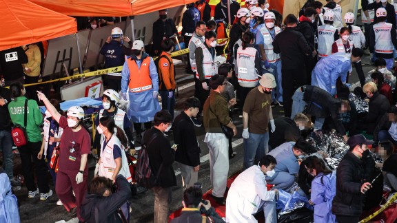 Más de 50 muertos y decenas de heridos en una estampida durante una fiesta de Halloween en Seúl