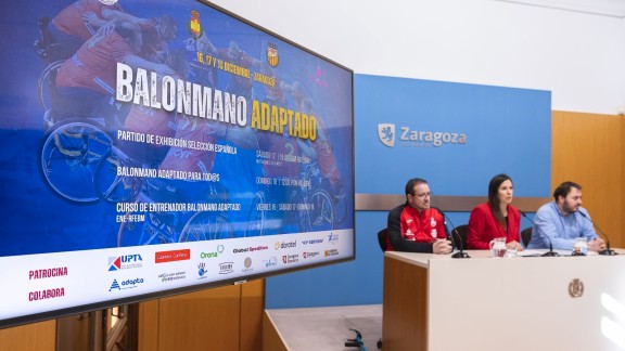 La selección española de balonmano adaptado llega a Zaragoza para promocionar este deporte emergente