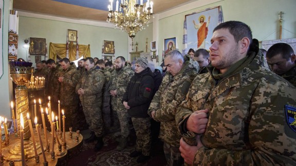 Los ejércitos ucranianos y ruso dan por terminada la tregua navideña con ataques de artillería
