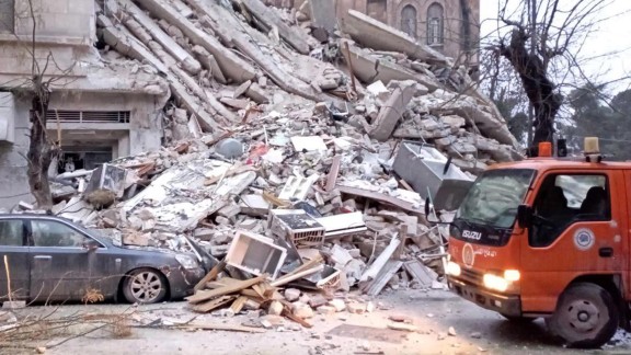 Casi 1.800 muertos por el sismo: al menos 1.014 en Turquía y 785 en Siria