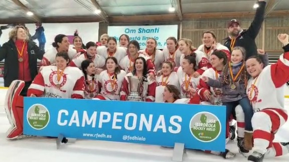 El Club Hielo Jaca toca la gloria y se convierte en el primer club femenino aragonés campeón de Liga (4-5)