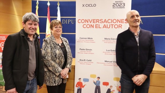 Carmen Mola, Pedro Simón y Luz Gabás visitarán Sádaba o Alagón