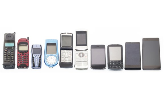 De pesar más de un kilo al 5G: el teléfono móvil cumple medio siglo de revolución tecnológica