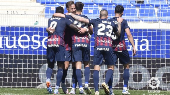 La SD Huesca vuelve sonreír a lo grande en El Alcoraz