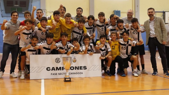 El Balonmano Dominicos conquista el sector D infantil del Campeonato de España