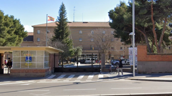 Médicos ucranianos se forman en la implantación de prótesis en el Hospital Militar de Zaragoza
