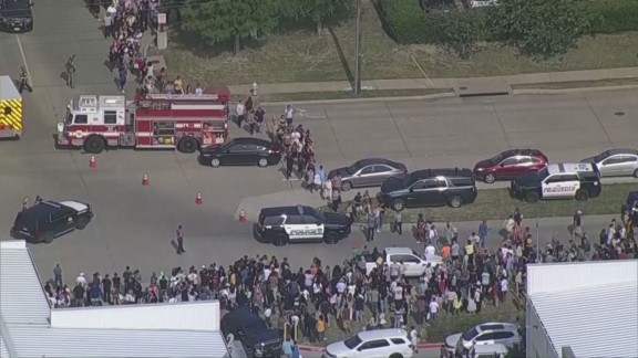 Al menos nueve muertos en un tiroteo ocurrido en un centro comercial de Texas