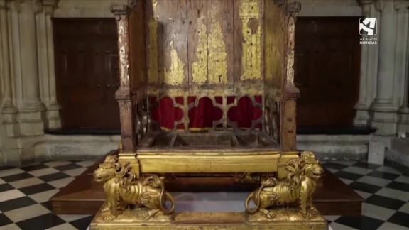 El trono donde se han coronado los antepasados de Carlos III se somete a una profunda restauración