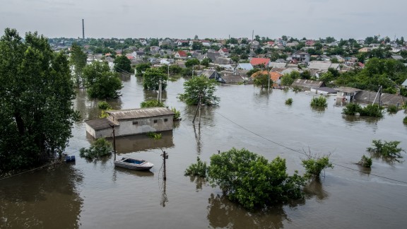 Rusia empieza a bombear agua tras las inundaciones que han obligado a evacuar a 6.000 personas