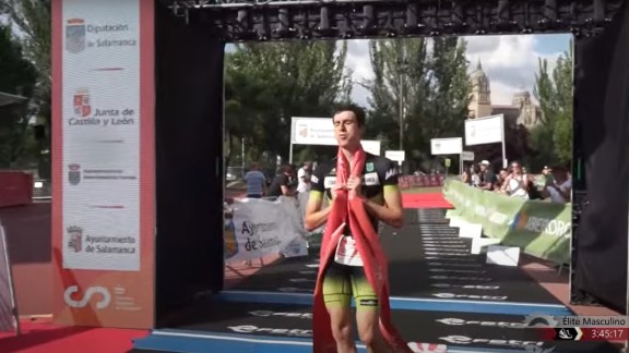 Fernando Zorrilla revalida el título de campeón de España en triatlón de media distancia