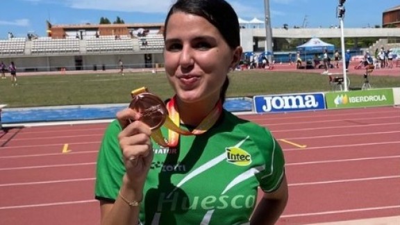 Eva Rico logra la medalla de bronce en 10.000 metros marcha en el campeonato de España Sub-23