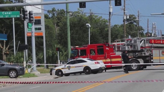 Un supremacista blanco mata a tres personas en un tiroteo en Florida y luego se suicida