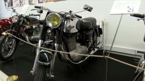 La peña motorista oscense cumple 50 años y lo celebra con una exposición de motos antiguas