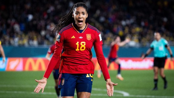 Salma Paralluelo vuelve a ser decisiva y ayuda a España a llegar a la final del Mundial femenino