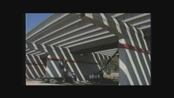 36 años del puente de la Almozara para el paso de vehículos