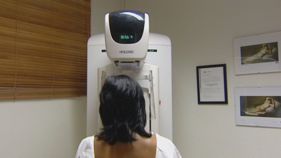 Las pacientes de cáncer de mama piden ampliar el programa de cribado de los 45 a los 75 años