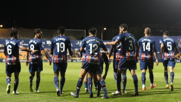 El Huesca visita al Oviedo con la necesidad de sumar una victoria