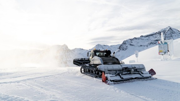 El sector del esquí aragonés trabaja con la previsión de abrir las pistas para el puente de diciembre