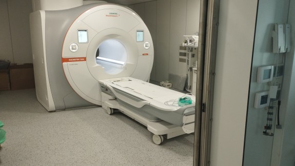 La nueva resonancia magnética del Hospital de Barbastro entra en funcionamiento
