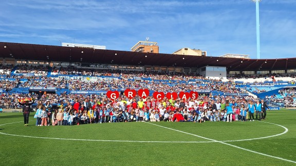 Más de 24.000 personas asisten al partido benéfico de Aspanoa en La Romareda contra el cáncer infantil