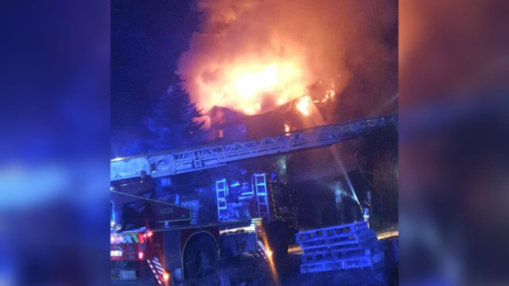 Dos incendios afectan a sendas viviendas en Sahún y Fraga durante la pasada noche