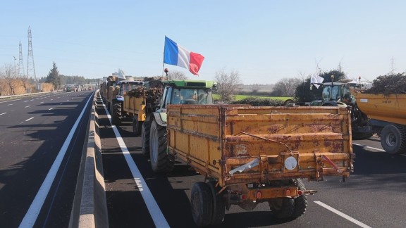 Cientos de camioneros aragoneses están afectados por la huelga de los agricultores franceses