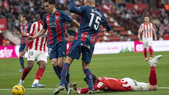 Antonio Hidalgo convierte al Huesca en un equipo sólido
